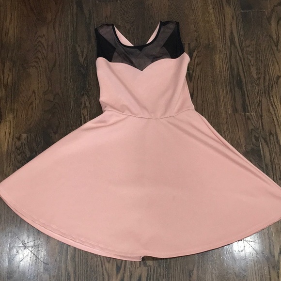 Adorable Sweetheart Neckline Pink Dress - Picture 4 of 5
